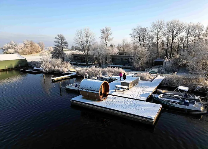 Pean-buiten Waterlodges