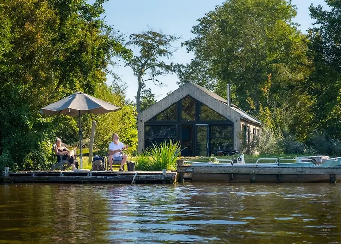 Pean-buiten Waterlodges