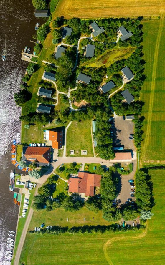Vakantiehuis Pean-buiten Waterlodges