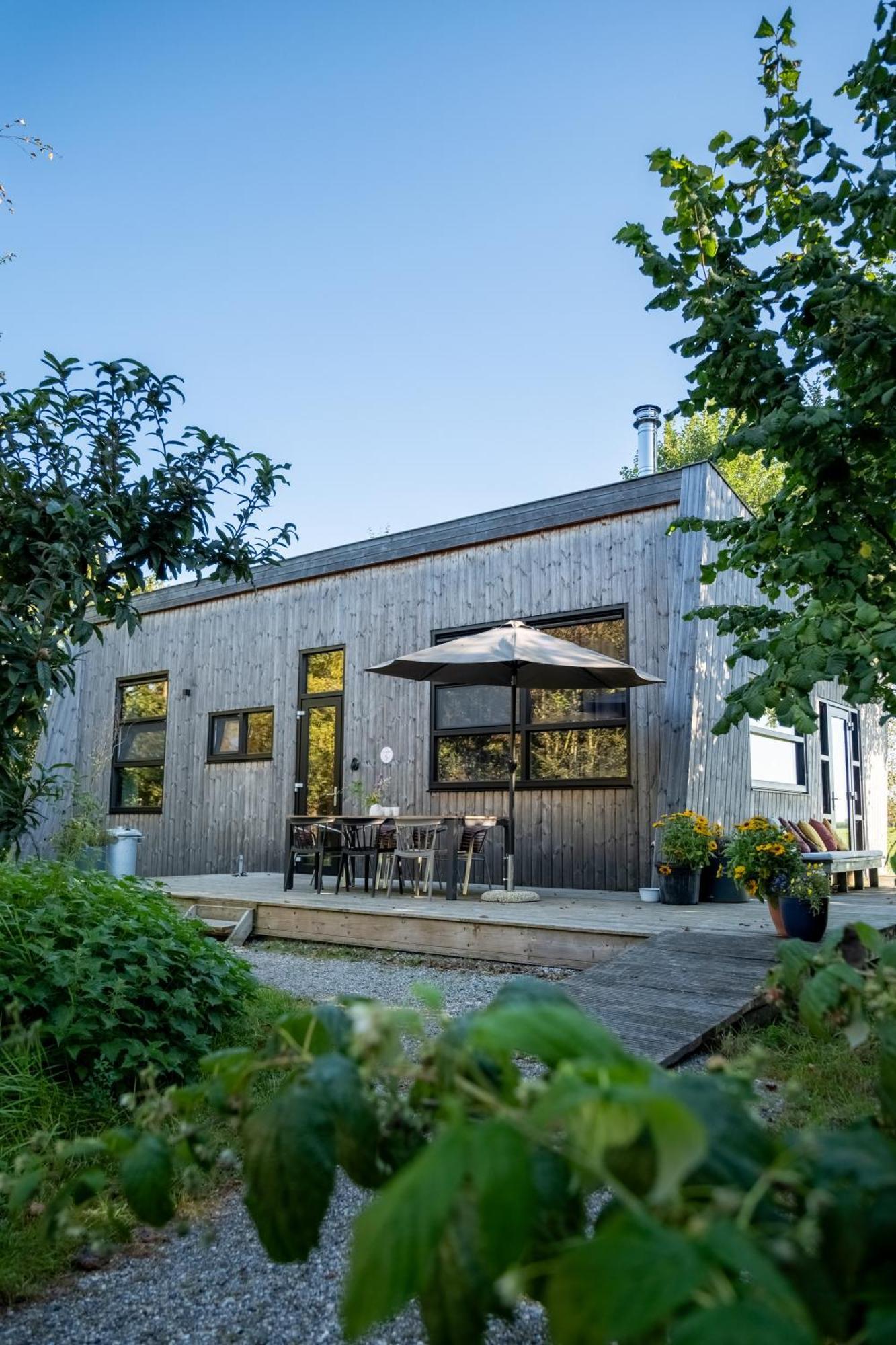 Pean-buiten Waterlodges Vakantiehuis Nes (Heerenveen)
