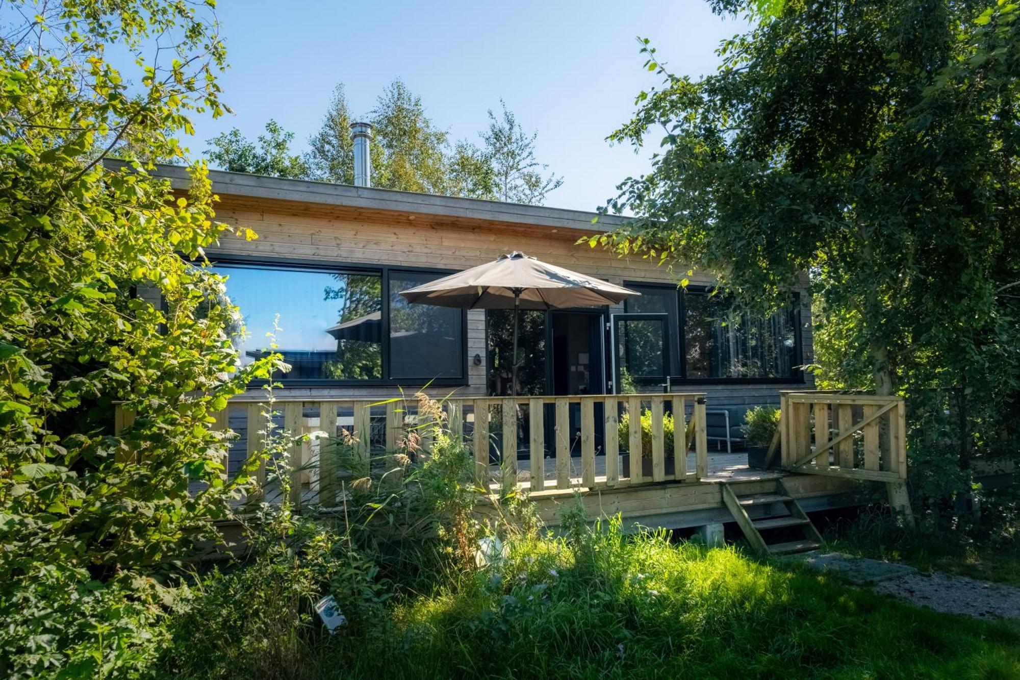 Pean-buiten Waterlodges Hébergement de vacances