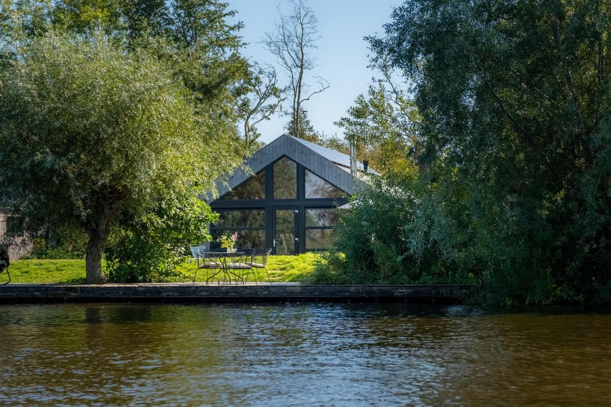 Vakantiehuis Pean-buiten Waterlodges *