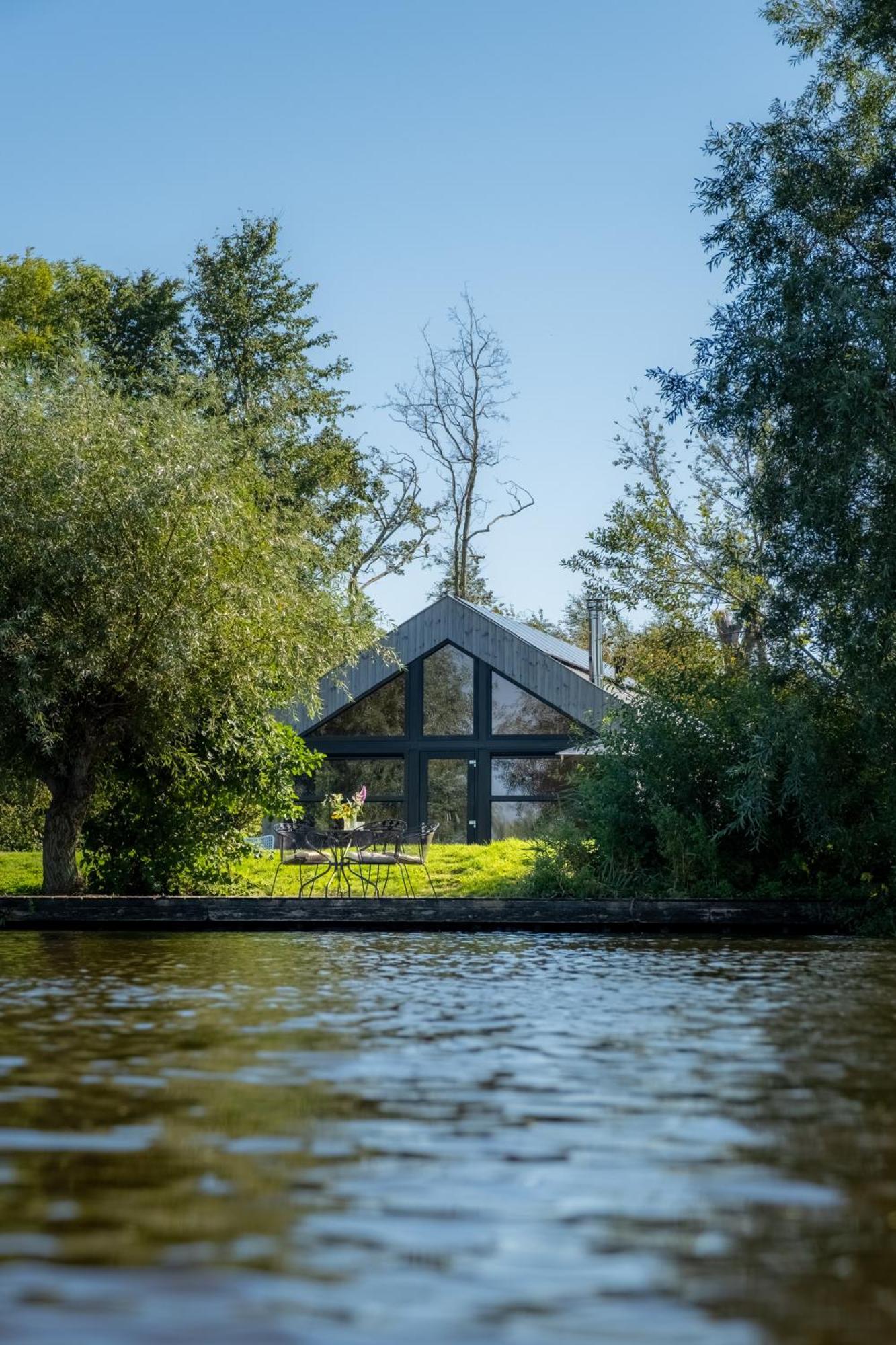 Pean-buiten Waterlodges *