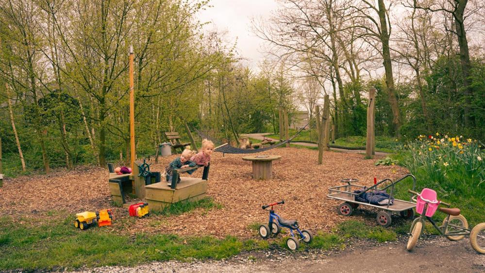 Pean-buiten Waterlodges Ferienhaus Nes (Heerenveen)
