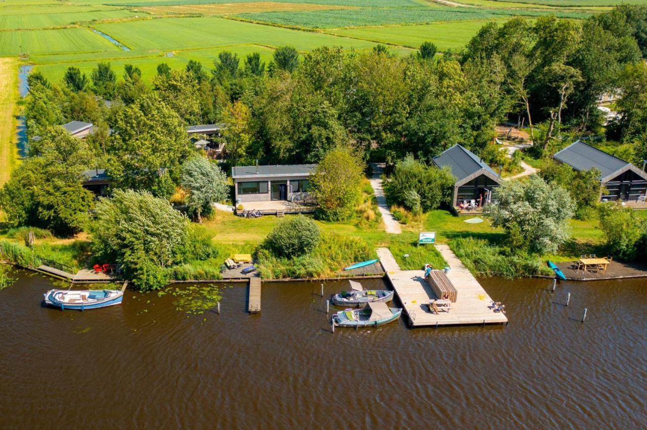 Pean-buiten Waterlodges * Nes (Heerenveen)