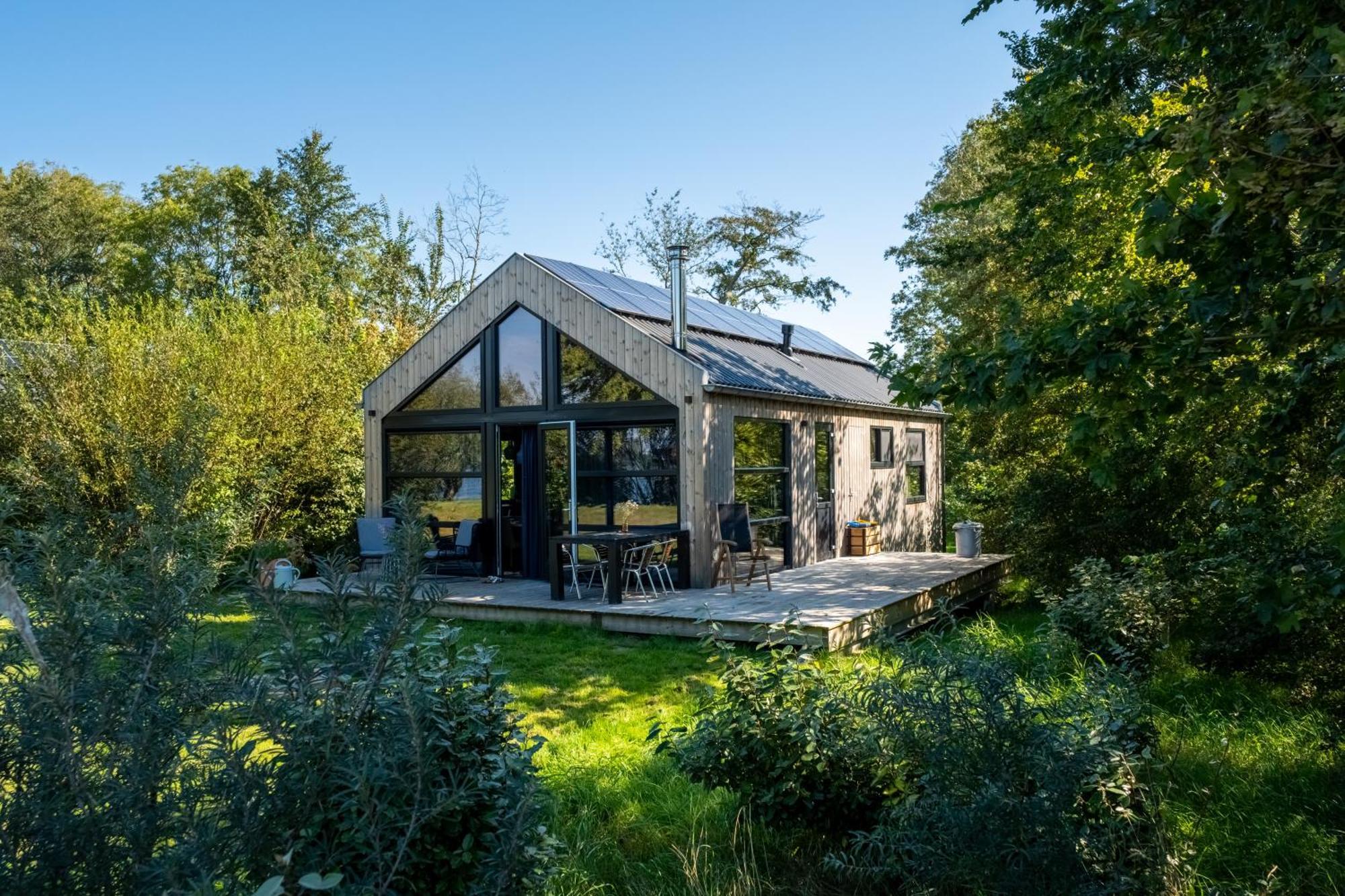 Pean-buiten Waterlodges Holiday home