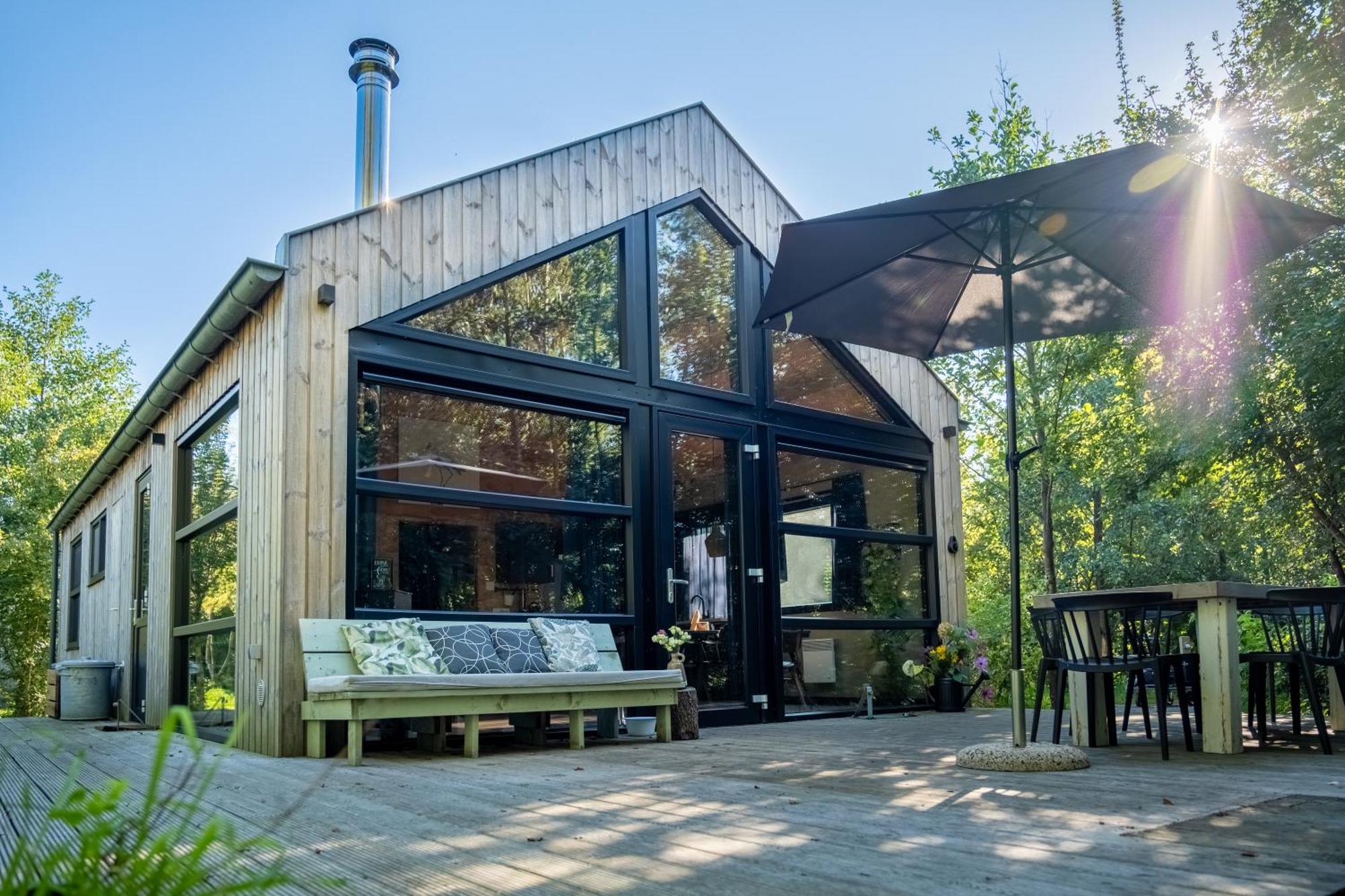 Holiday home Pean-buiten Waterlodges Nes (Heerenveen)